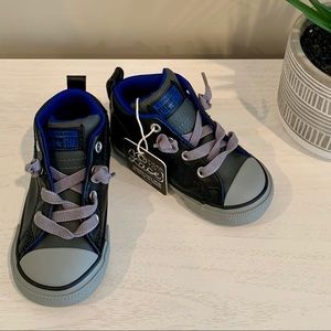 NWT Chuck Taylor All Star Mid Top Sneaker - 6 Baby